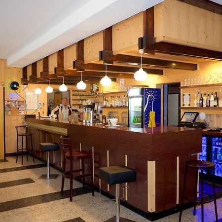 Hotel Belledonne Le Bourg-dʼOisans Esterno foto