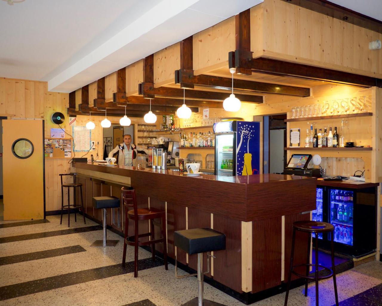 Hotel Belledonne Le Bourg-dʼOisans Esterno foto
